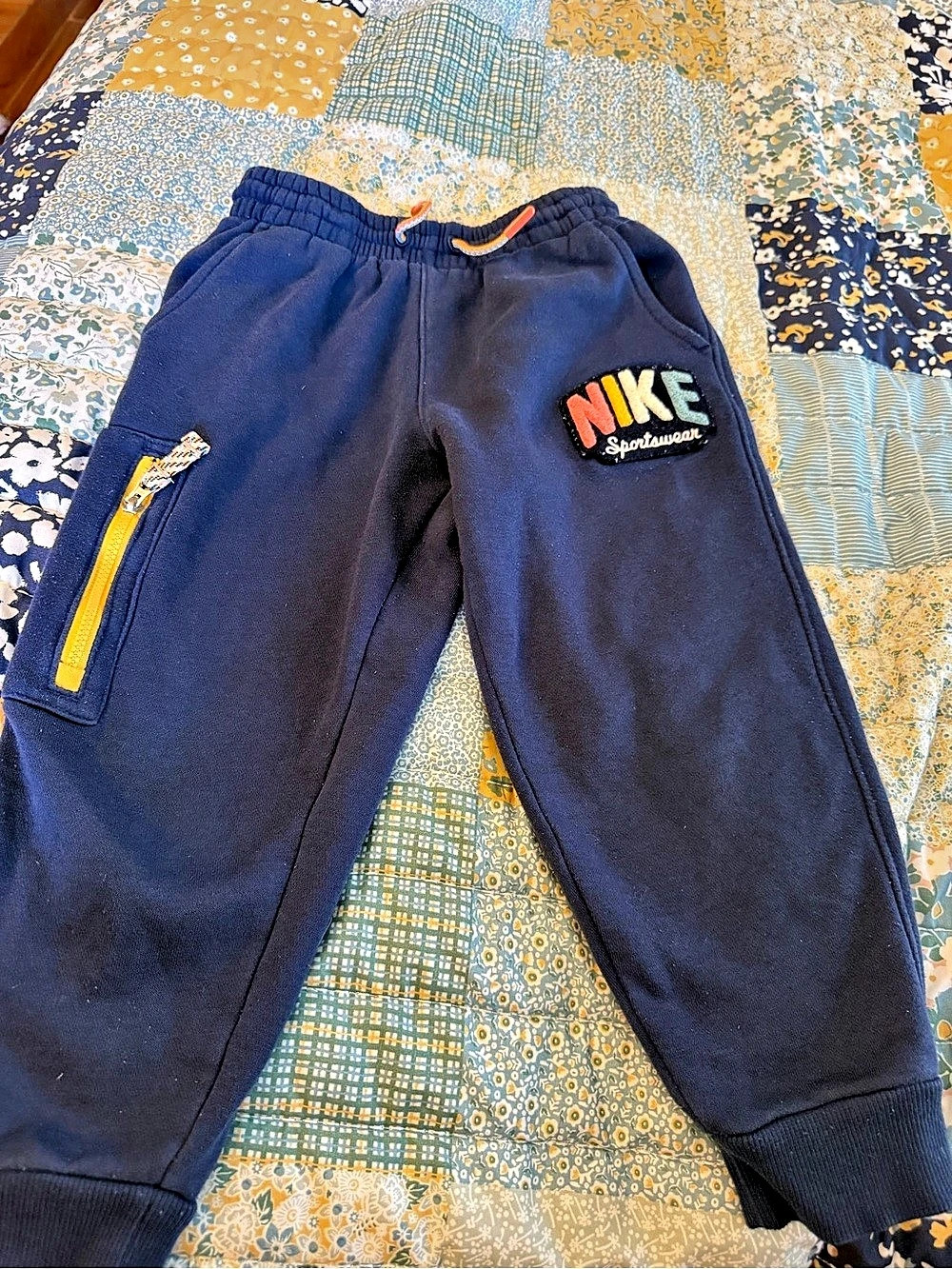 Nike Boys Blue Jogger Pants Size 5 Like New